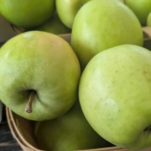 Malus Pumila 'Mutsu/Crispin'
